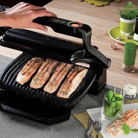 Grătar electric OptiGrill+ GC712834, 6 programe, senzor automat, mod manual 4 nivele, plăci antiaderente din aluminiu turnat, tavă colectare lichide, negru