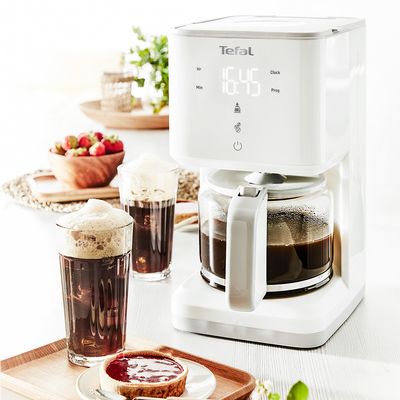 Aparat de cafea Sense CM693110, ecran digital, funcție Aroma, sistem antipicurare, oprire automată, 15 cești, 1.25 L, alb