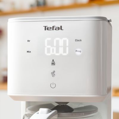 Aparat de cafea Sense CM693110, ecran digital, funcție Aroma, sistem antipicurare, oprire automată, 15 cești, 1.25 L, alb