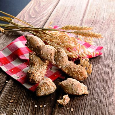 Mașină de pâine Pain et Tresors Maison PF251835, 700 W, 22 programe, pornire programabilă, păstrare la cald, tavă pătrată, cu înveliș antiaderent, dozator semințe, recipient lactate 1 L, 3 accesorii, carte de rețete, 1 KG, negru